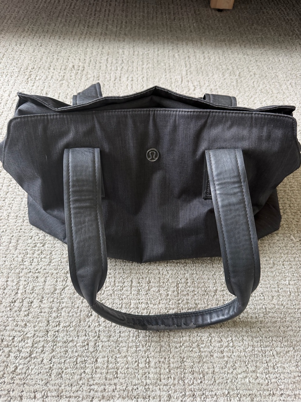 Lululemon Weekender